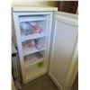 Image 3 : Kenmore Model 20502 Upright Freezer White