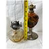 Image 3 : 2 Oil Lamps with 3 shades