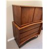 Image 2 : Mid Century Modern Dresser - Kent Coffey