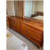 Image 2 : Mid Century Modern Bedroom Set