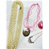 Image 3 : Faux Shell and Pearl Costume Jewelry Lot