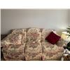 Image 1 : 3 Seater Floral Couch with Accent Pillows