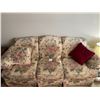 Image 2 : 3 Seater Floral Couch with Accent Pillows