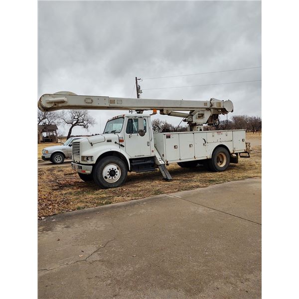 2001 International Bucket Truck