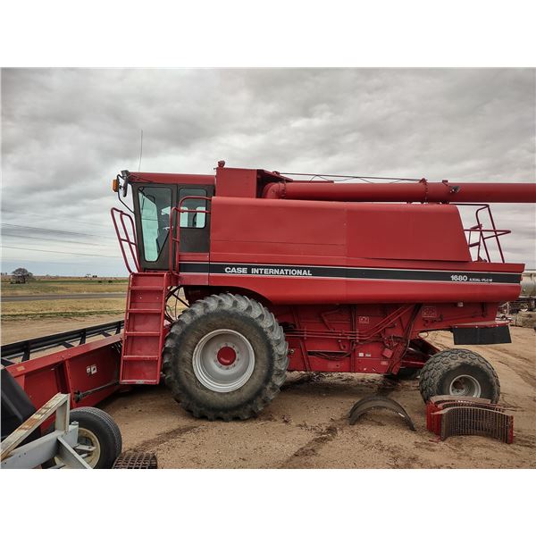 1990 CIH 1680 Combine