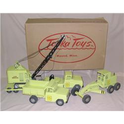 Rare 1959 Tonka Lime Green State Hi-Way Dept Play set in Original 2-pc Box w/ part of the original l