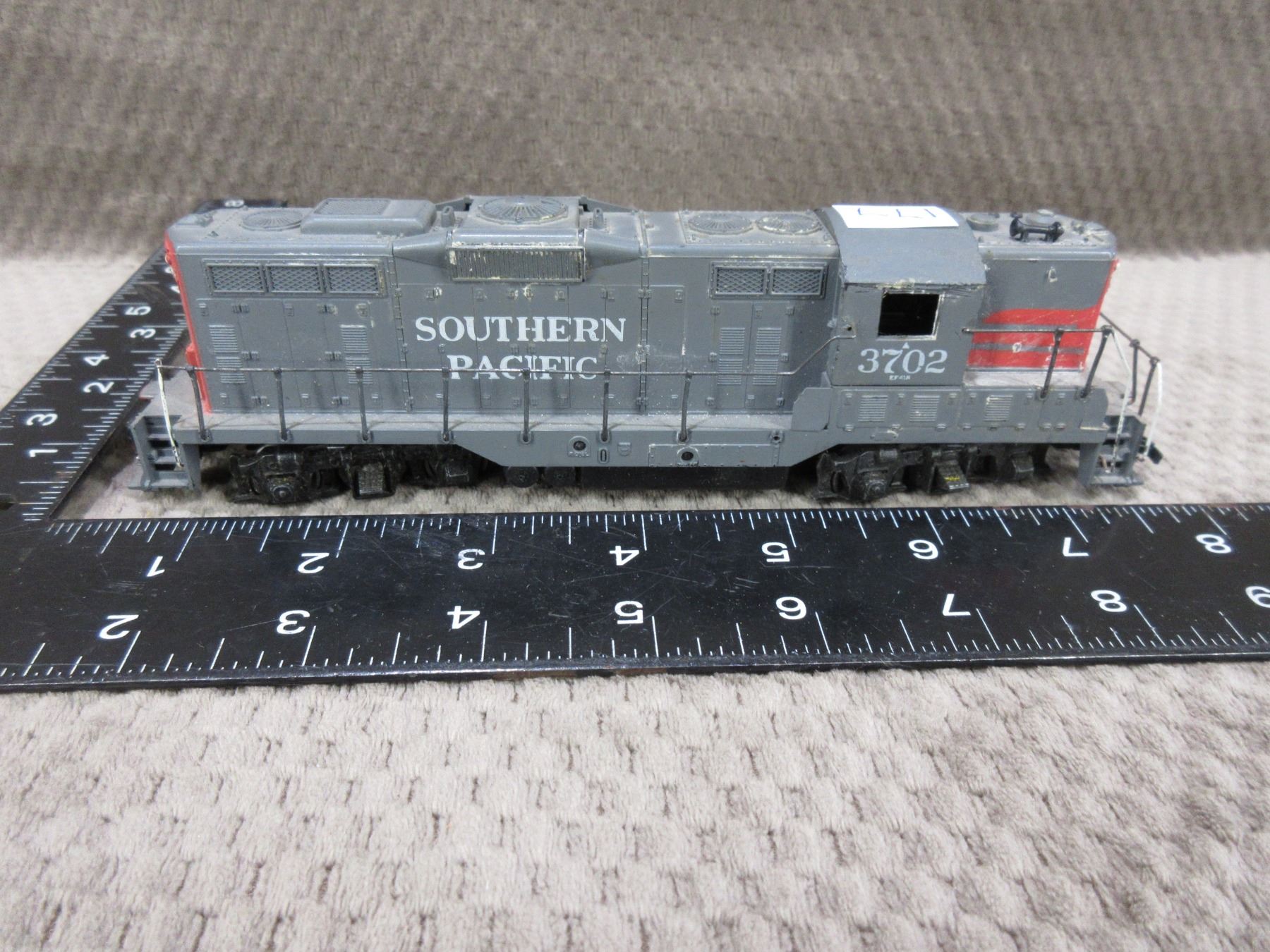 Dummy Diesel Southern Pacific 3702 HO Scale