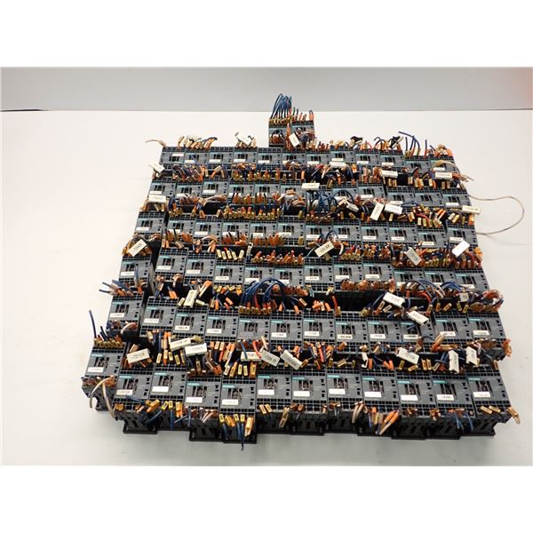 Lot Of Siemens 3RH2131-2BB40 Circuit Breakers