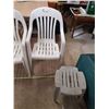 Image 3 : 2 Patio / Lawn Chairs and 2 Tables