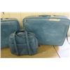 Image 3 : 3pc. Luggage Set (Blue )