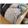 Image 2 : Comforter and Blanket