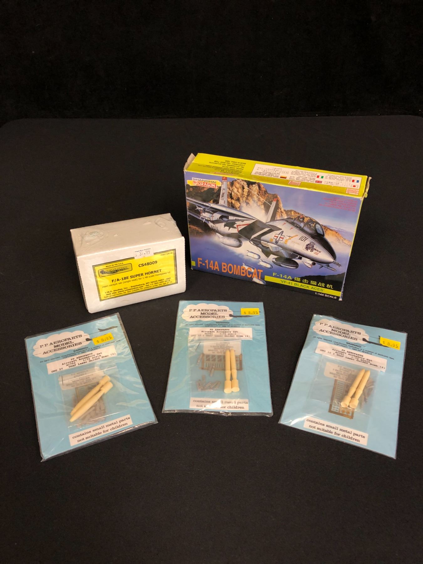 UNBUILT MODEL KIT LOT