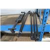 Image 3 : 4-Tubular Easel - 4 X $