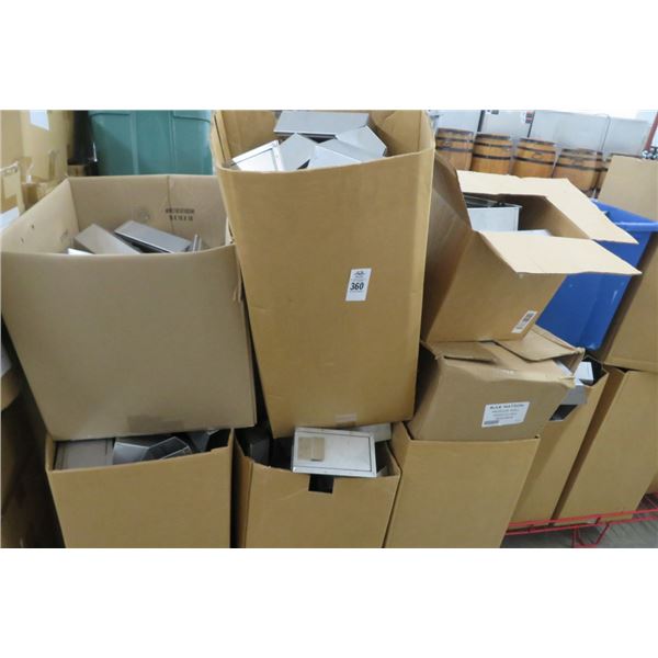 Pallet of Pocket Bins & Screw Lids