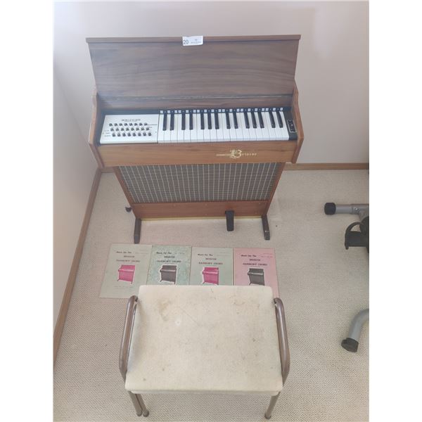 Briscoe Harmony Cord Model #B-4172 (Great Working Condition)