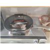 Image 3 : DeLonghi Toaster Oven - Starfrit Rock Frying Pan - Black & Decker Coffee Maker - Spice Rack