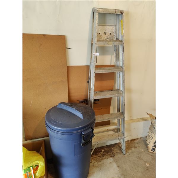 6' Fold Up Ladder with Rubbermaid Garbage Bin with Lid