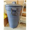 Image 2 : 6' Fold Up Ladder with Rubbermaid Garbage Bin with Lid