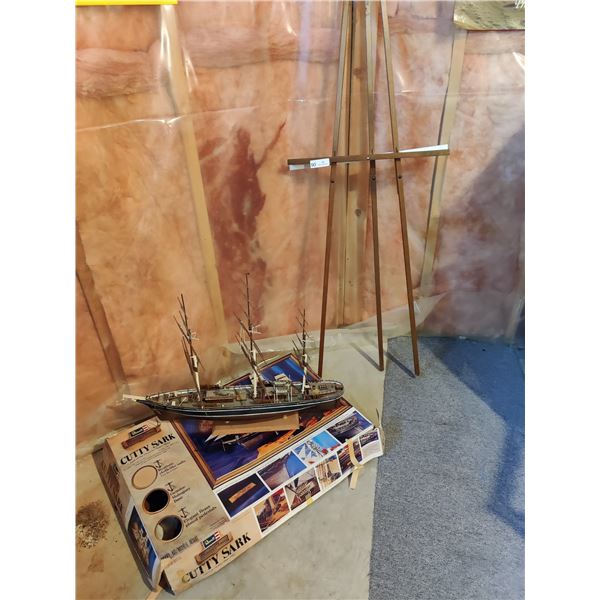 Cutty Sark Model Ship (with box & extra accessories) - Easel