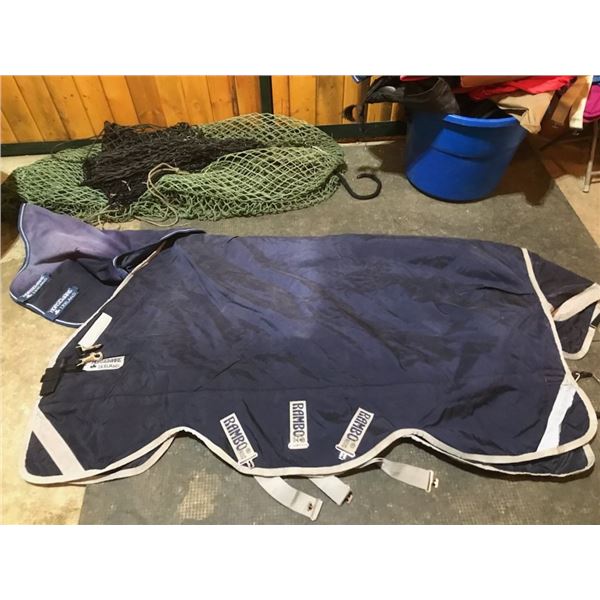BARN Rambo 69" Winter Blanket (200 Gram) with Hood