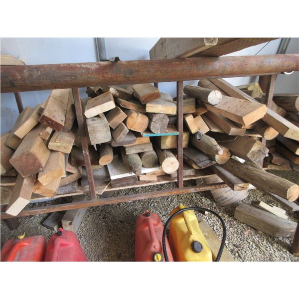 TARP SHED Bundle Wood in Metal Rack