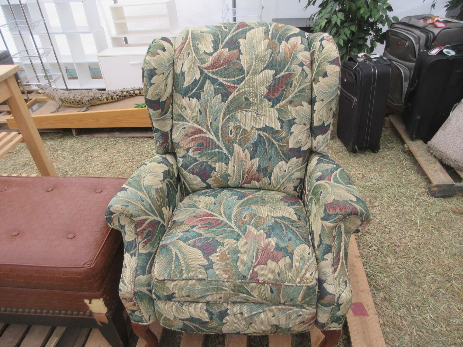 HAY SHED: Wingback Recliner Chair