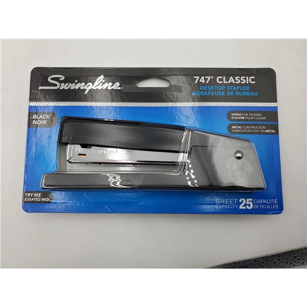 Swingline 747 Classic Desk Stapler 25 Sheet Capacity
