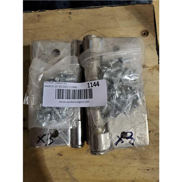 Lot of 6 Hinges with hardware