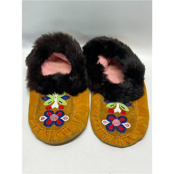 First Nations Beaded Moccasins/Slippers (foot approx: 9x4.25")