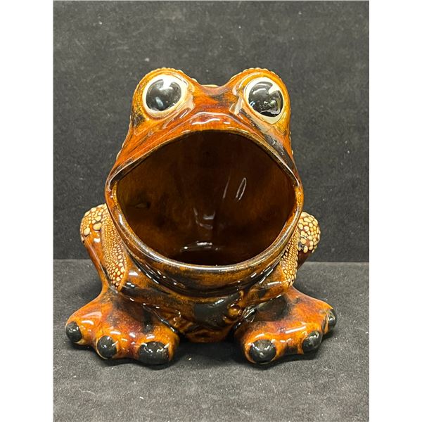 Vintage Ceramic Frog Scrubber/Sponge Holder Appr: 4.5"T 4.5"W