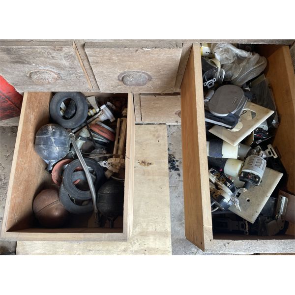 JOB LOT - HARDWARE IN DRAWERS - SEE ALL PICS