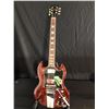 Image 2 : GIBSON SG ANGUS YOUNG 6 STRING ELECTRIC GUITAR
