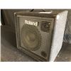 Image 2 : ROLAND STEREO MIXING KEYBOARD AMPLIFIER MODEL KC-300