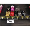 Image 1 : 7 LOVE PEDAL EFFECTS PEDALS AND 6  POSITION PEDAL BOARD