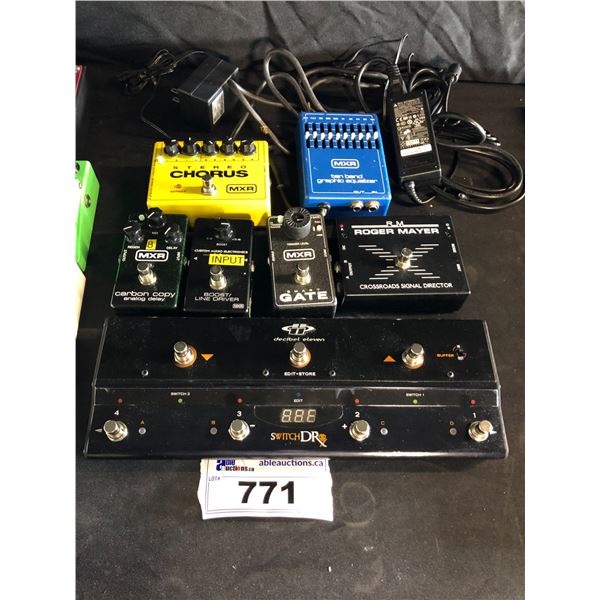 MXR CHORUS, DELAY, BOOST, SMART GATE, 10 BAND EQUALIZER, ROGER MAYER SIGNAL DIRECTOR  AND DECIBEL