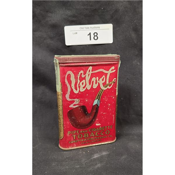 1924 VELVET PIPE TOBACCO POCKET TIN