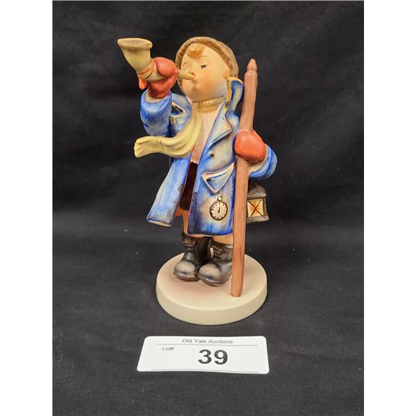 VINTAGE "HEAR YE, HEAR YE" HUMMEL APPROX 6.25"