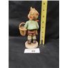 Image 2 : VINTAGE LARGE BOY WITH BASKET HUMMEL APPROX 7.25"