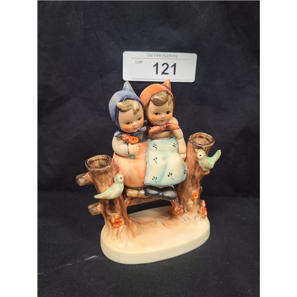 VINTAGE "COQUETTES" HUMMEL APPROX 5"