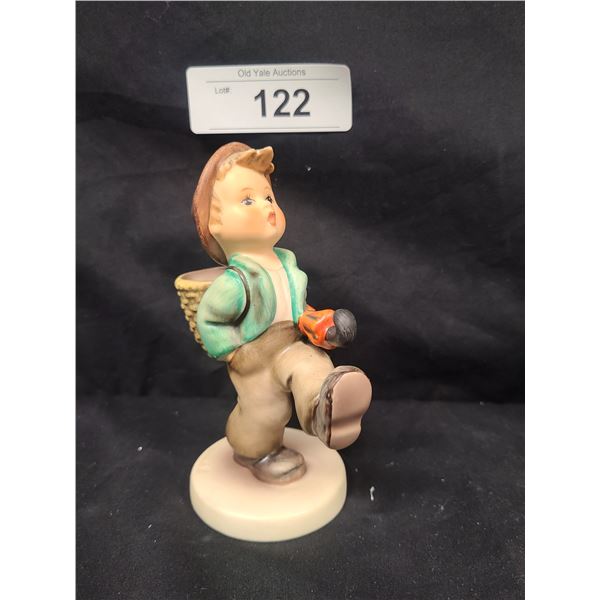 VINTAGE "GLOBE TROTTER" HUMMEL APPROX 5"