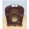 Image 1 : ANTIQUE STYLE THOMAS COLLECTOR'S EDITION AM/FM RADIO