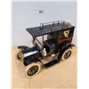Image 2 : VINTAGE GUINNESS FORD MODEL T TIN TOY