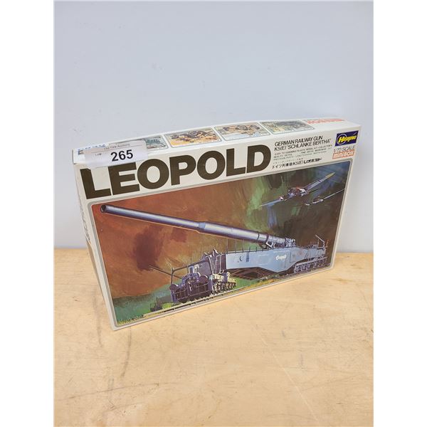 LEOPOLD GERMAN RAILWAY GUN MODEL KIT