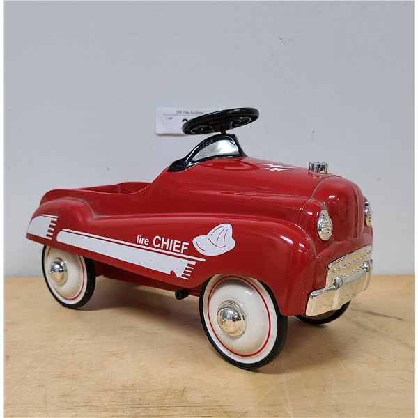 FIRE CHIEF MINIATURE DIE CAST PEDAL CAR