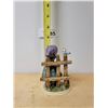 Image 2 : VINTAGE GIRL WITH HEART HUMMEL FIGURINE