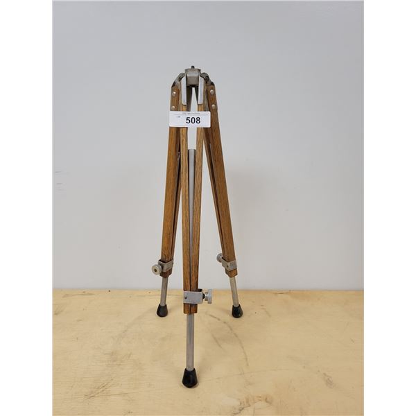 VINTAGE OAK/METAL ADJUSTABLE TRIPOD