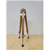 Image 1 : VINTAGE OAK/METAL ADJUSTABLE TRIPOD