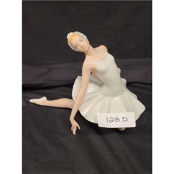 LARGE BALLERINA PORCELAIN FIGURINE