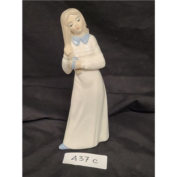 YOUNG GIRL FIGURINE BY TENGRA