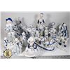 Image 1 : ESTATE BOX OF VINTAGE BLUE/ WHITE ORNAMENTS